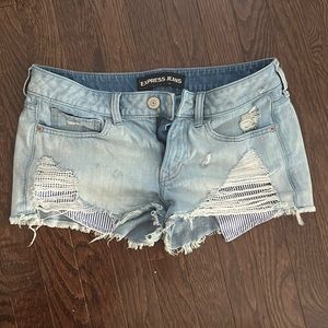 Express shortie jean shorts size 4 great condition
